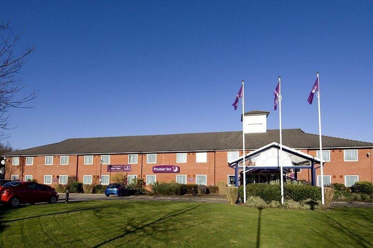 Premier Inn 폰티풀 외부 사진